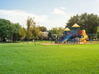 7guqyhbyqg-parks-2-5msxr